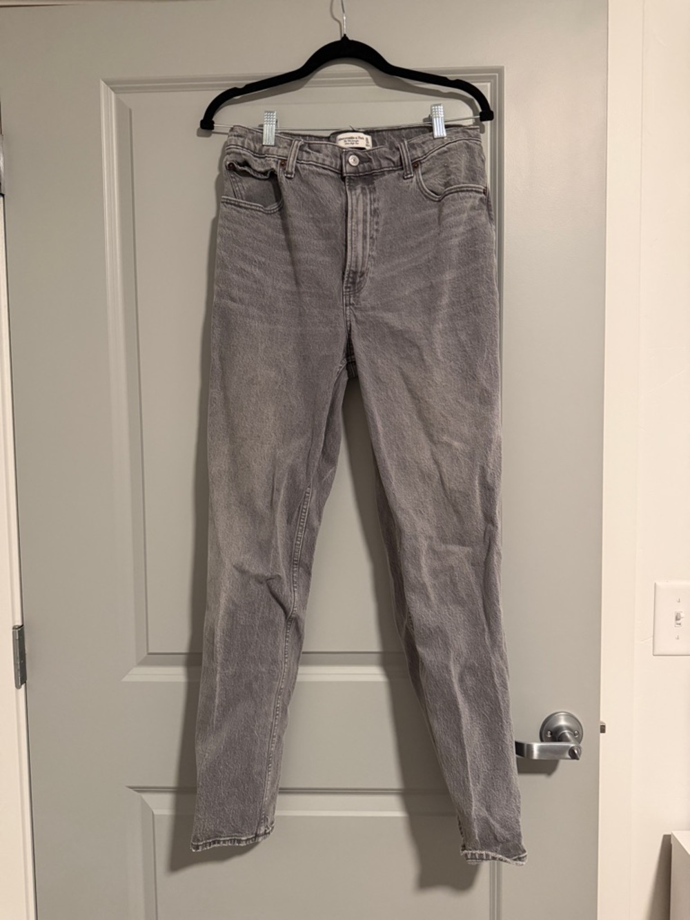 Abercrombie & Fitch Gray The ‘90s Straight Ultra High Rise Jeans